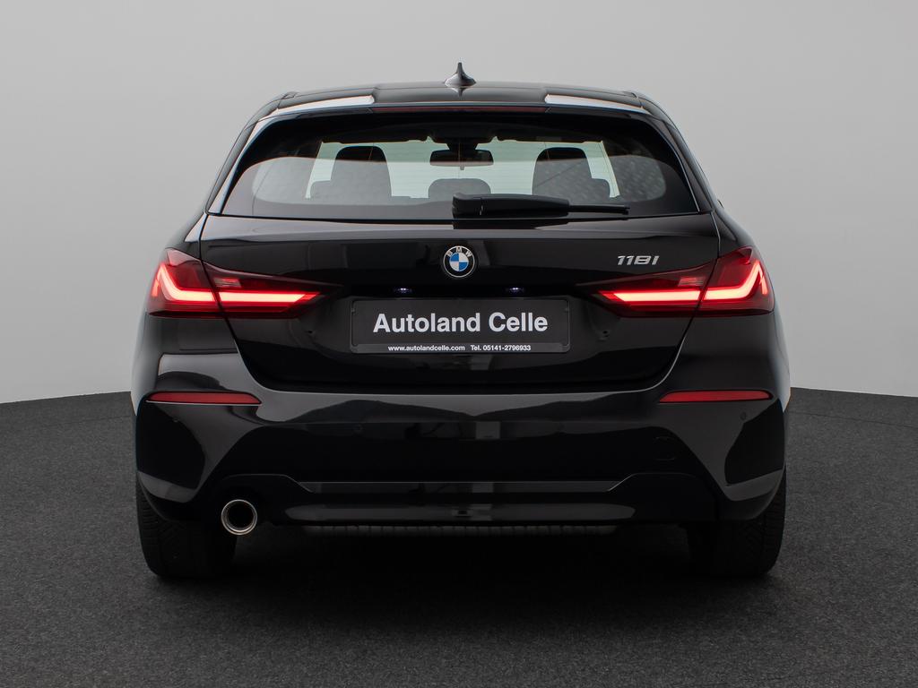 BMW 118 2024 г. Чёрный, пробег 42480 км