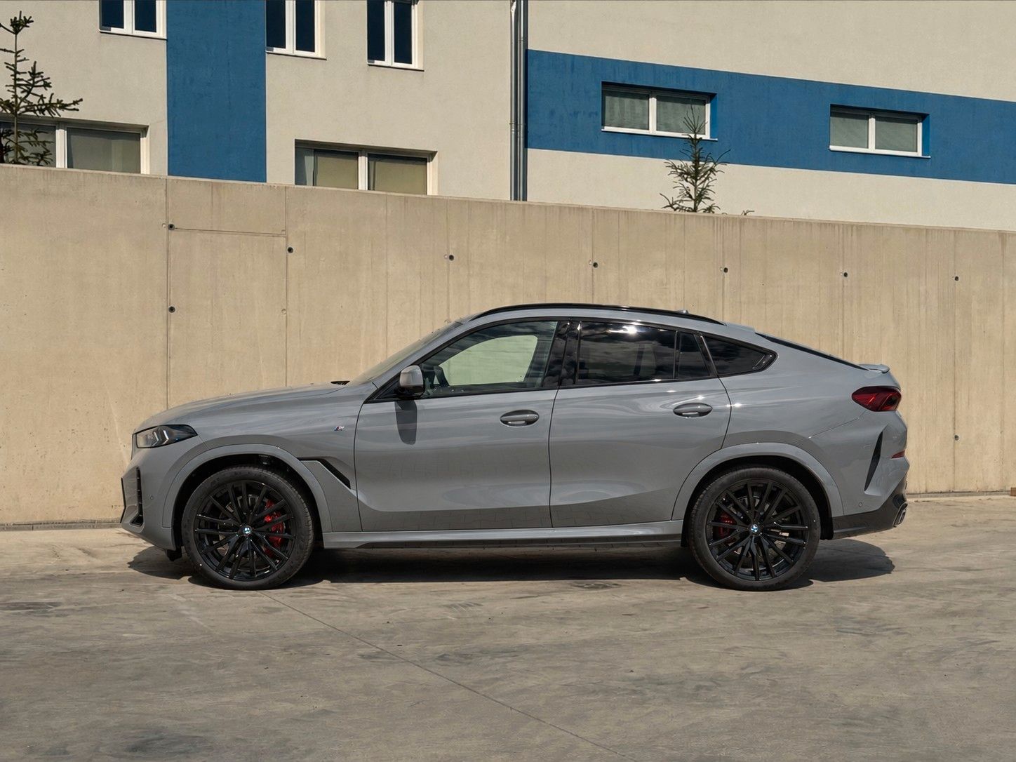 BMW X6 2024 г. Серый, пробег 43092 км