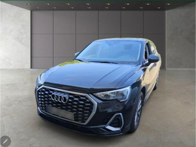Audi Q3 2022 г. Чёрный, пробег 43500 км
