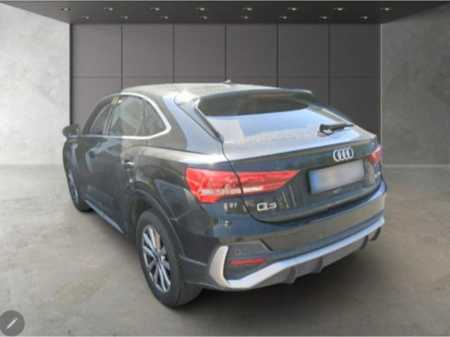 Audi Q3 2022 г. Чёрный, пробег 43500 км
