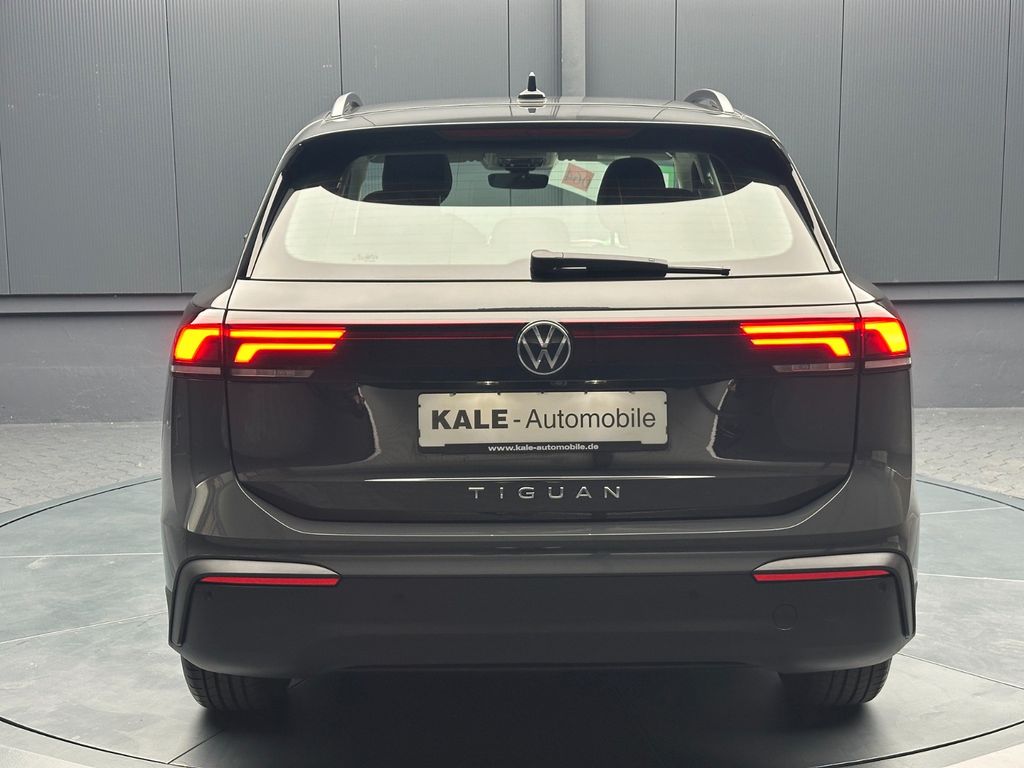 Volkswagen Tiguan 2024 г. Серый, пробег 38700 км