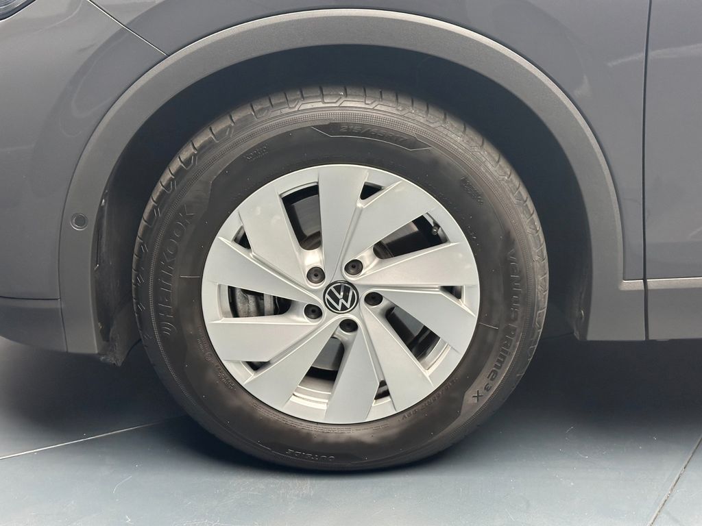 Volkswagen Tiguan 2024 г. Серый, пробег 38700 км