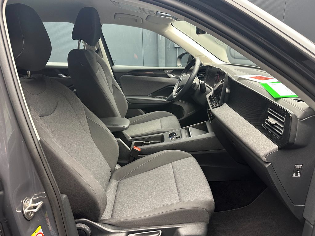 Volkswagen Tiguan 2024 г. Серый, пробег 38700 км