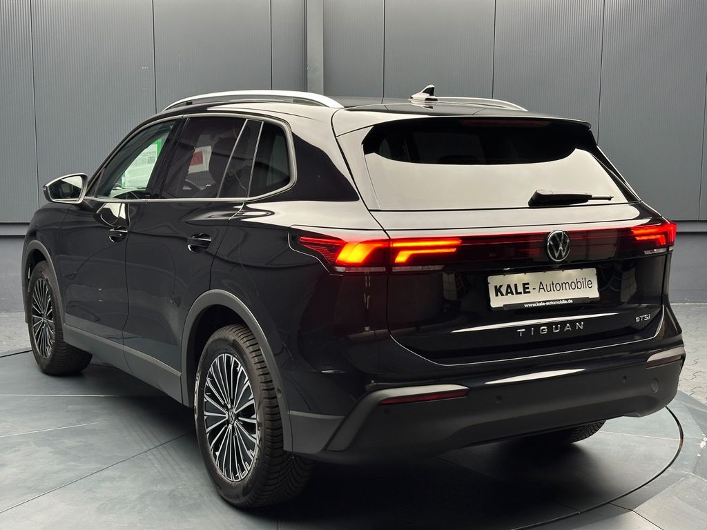 Volkswagen Tiguan 2024 г. Чёрный, пробег 57000 км