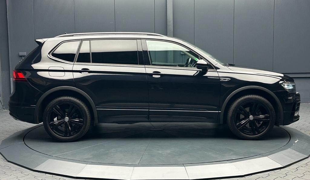Volkswagen TIGUAN ALLSPACE 2021 г. Чёрный, пробег 49000 км