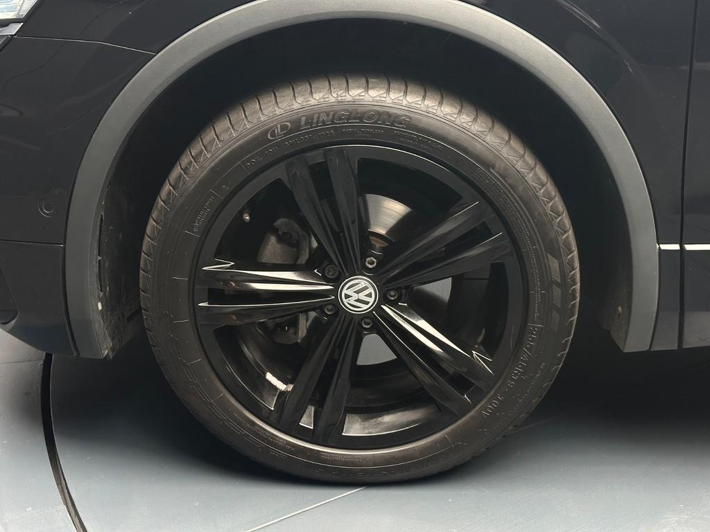 Volkswagen TIGUAN ALLSPACE 2021 г. Чёрный, пробег 49000 км