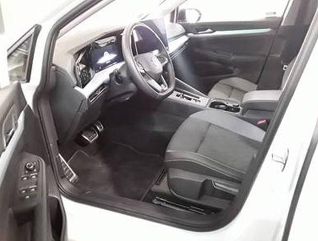 Volkswagen Golf 2025 г. Белый, пробег 19404 км