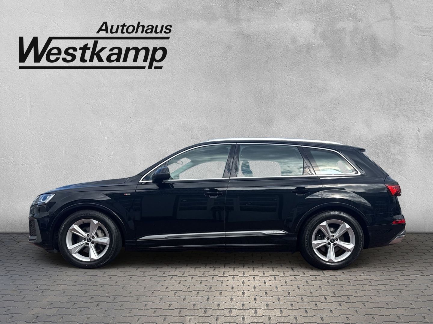 Audi Q7 2022 г. Чёрный, пробег 56600 км