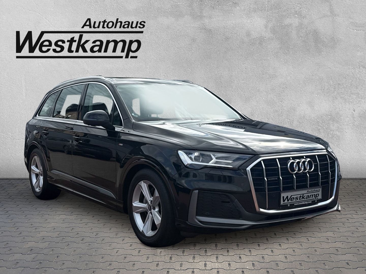 Audi Q7 2022 г. Чёрный, пробег 56600 км