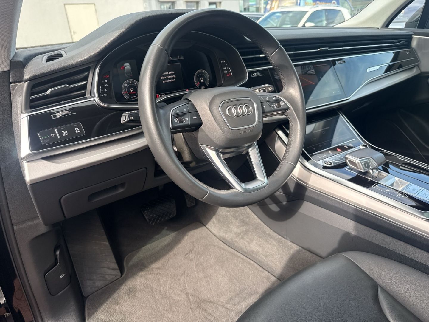 Audi Q7 2022 г. Чёрный, пробег 56600 км