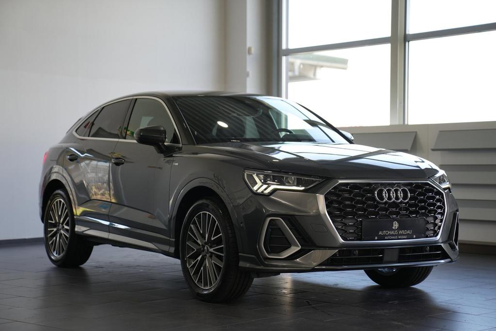 Audi Q3 2023 г. Серый, пробег 40000 км