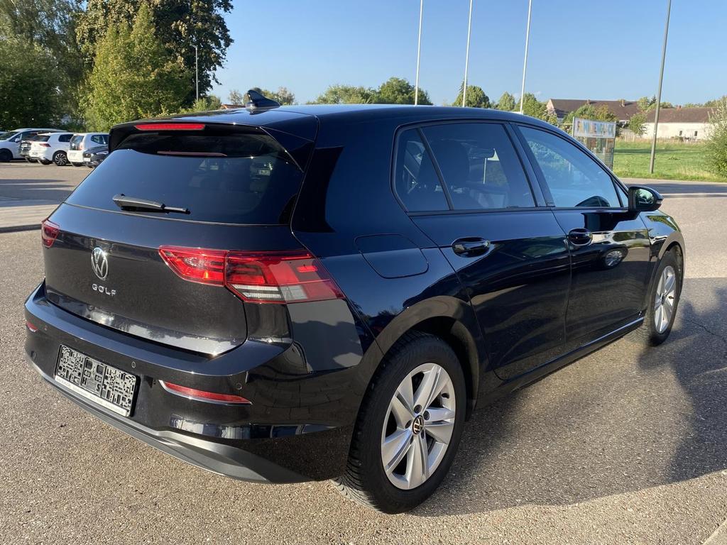 Volkswagen Golf 2023 г. Чёрный, пробег 41504 км