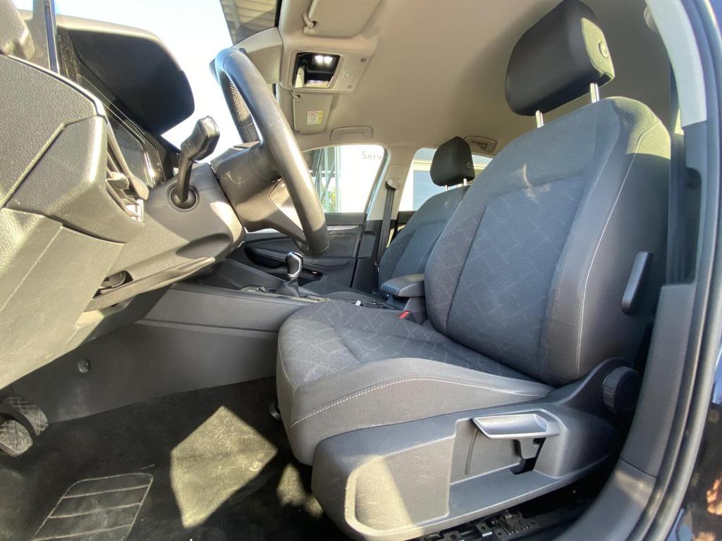 Volkswagen Golf 2023 г. Чёрный, пробег 41504 км