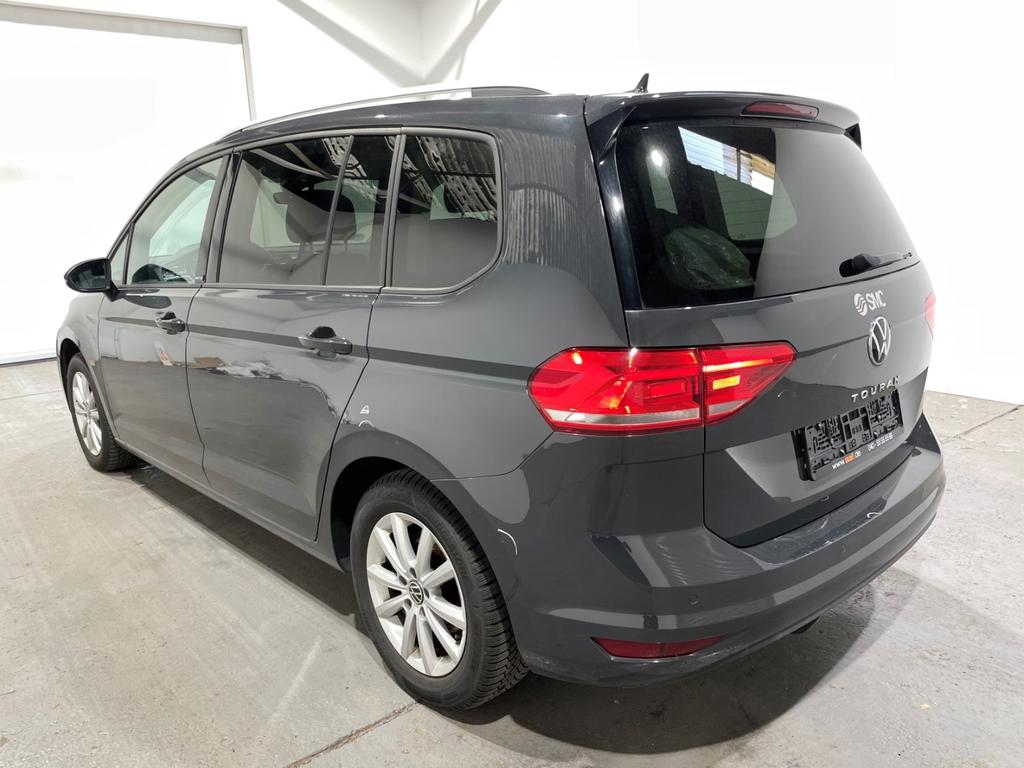 Volkswagen Touran 2022 г. Серый, пробег 48000 км