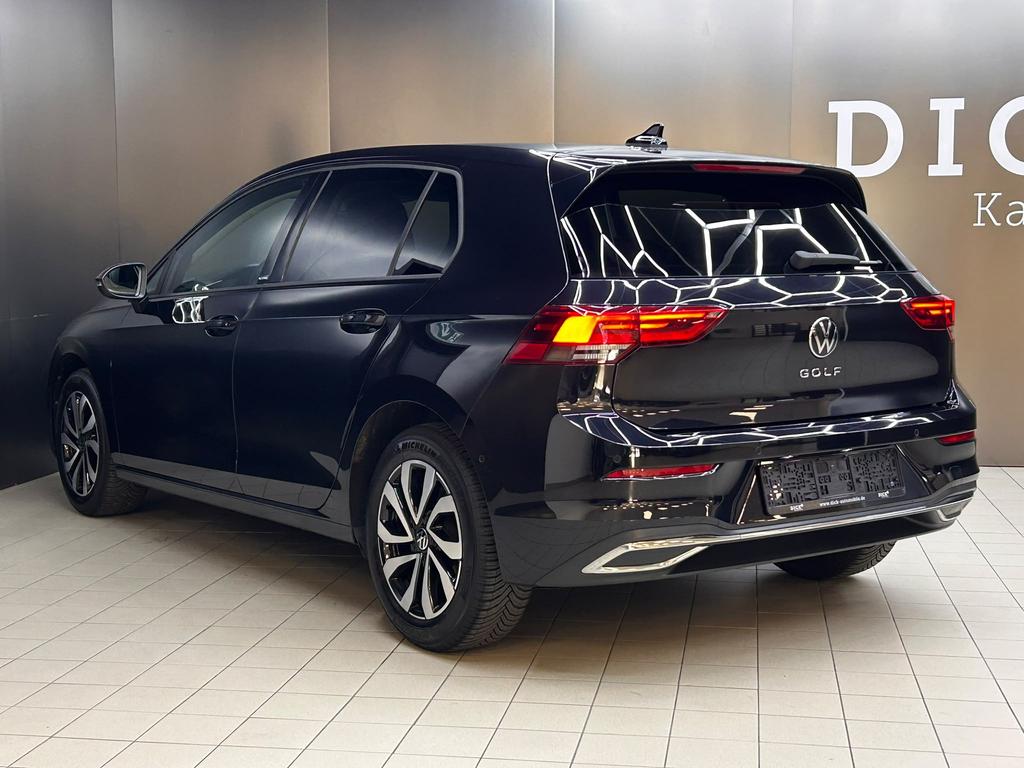 Volkswagen Golf 2023 г. Чёрный, пробег 41765 км