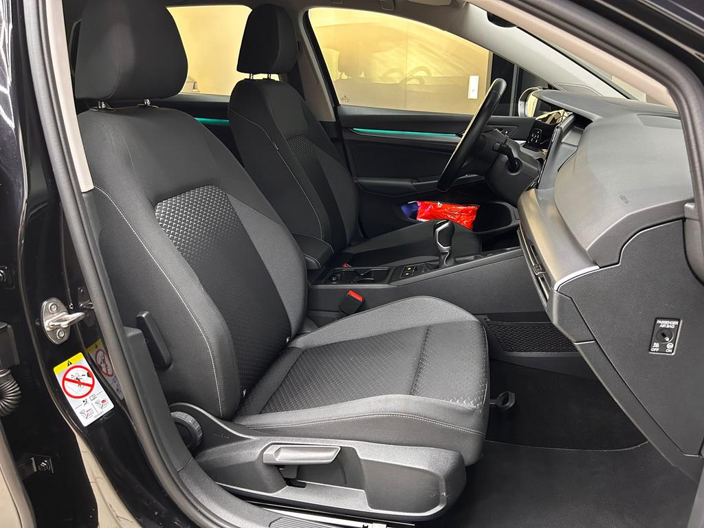 Volkswagen Golf 2023 г. Чёрный, пробег 41765 км