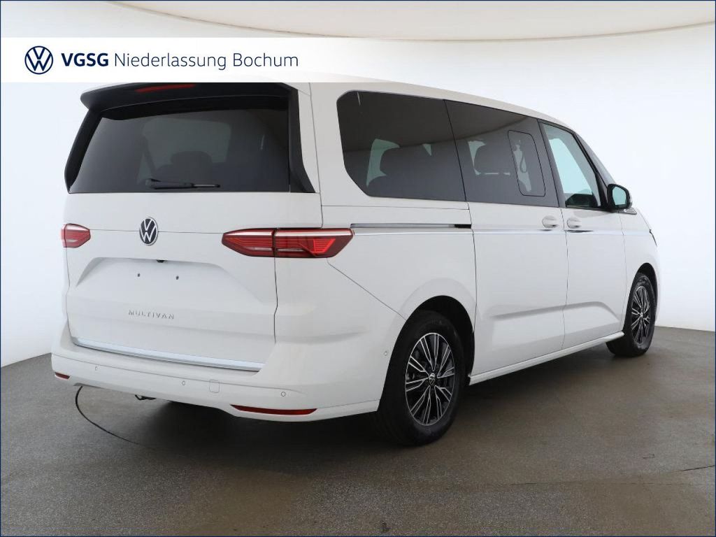 Volkswagen T7 MULTIVAN 2024 г. Белый, пробег 21500 км