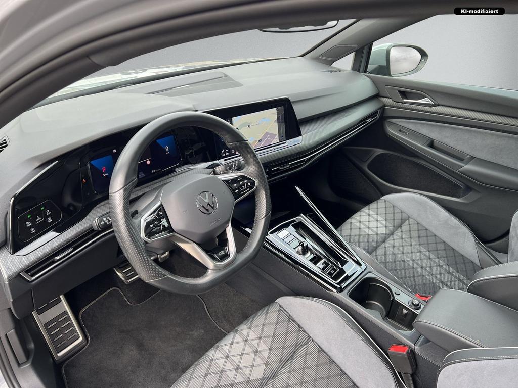Volkswagen Golf 2024 г. Серый, пробег 23850 км