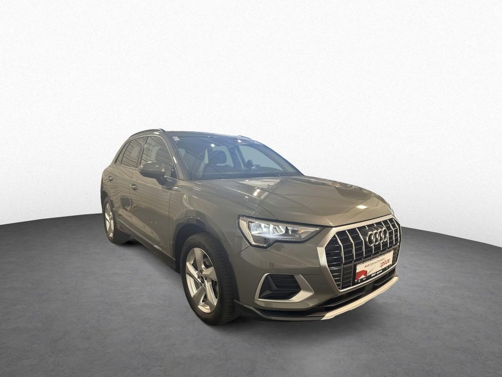 Audi Q3 2024 г. Серый, пробег 44000 км