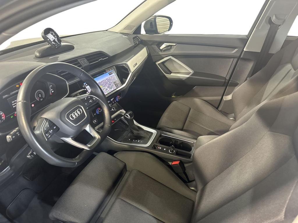 Audi Q3 2024 г. Серый, пробег 44000 км