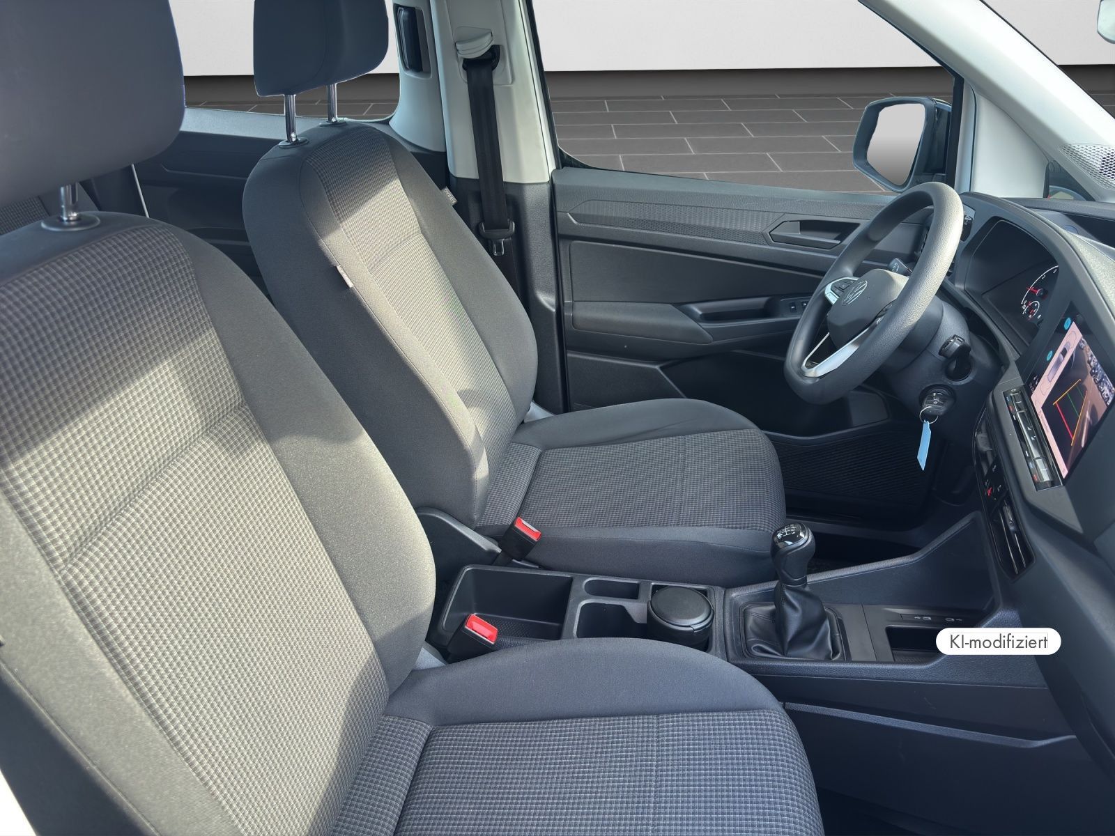 Volkswagen Caddy 2022 г. Белый, пробег 35444 км