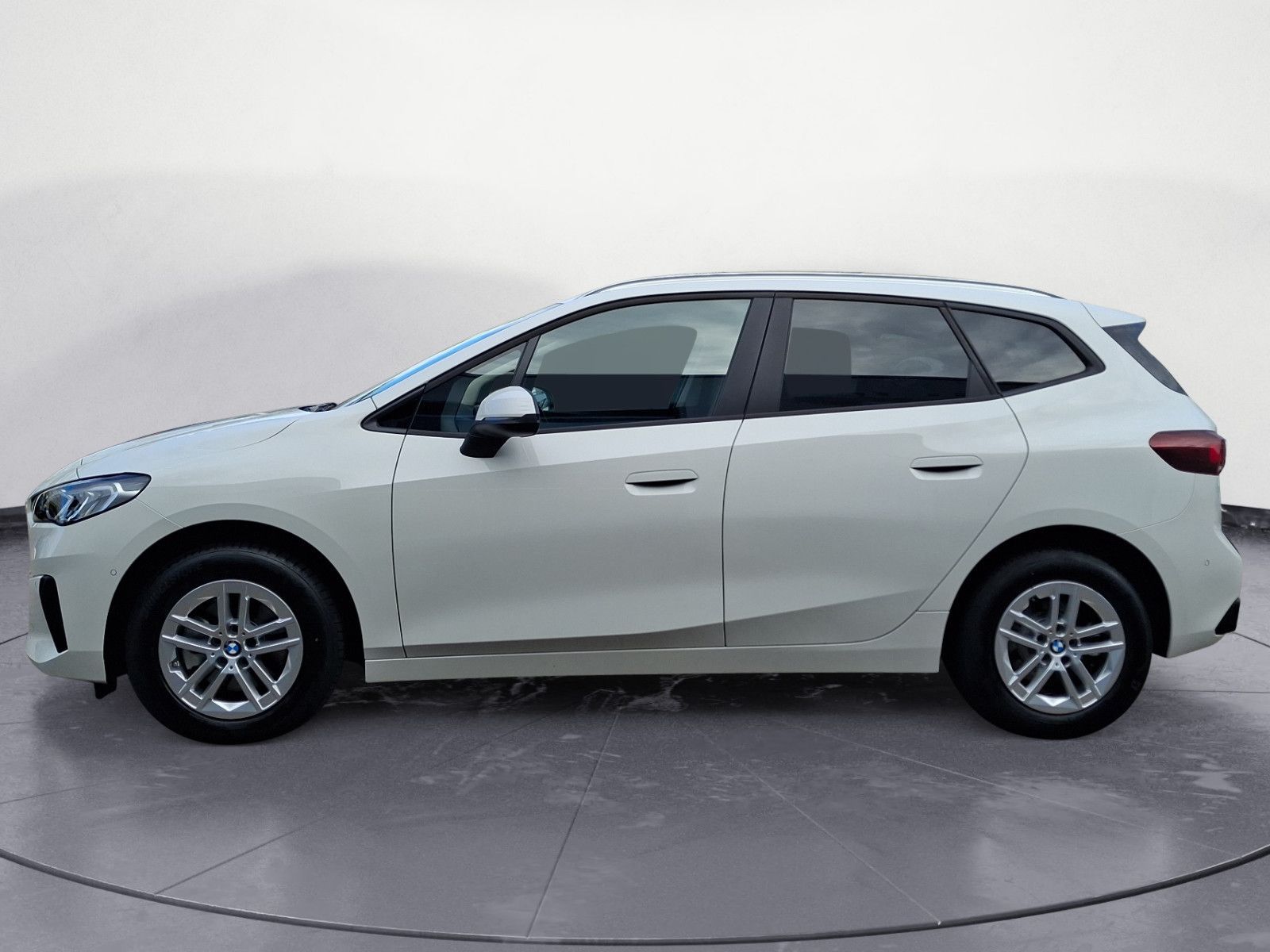 BMW 220 ACTIVE TOURER 2023 г. Белый, пробег 38706 км