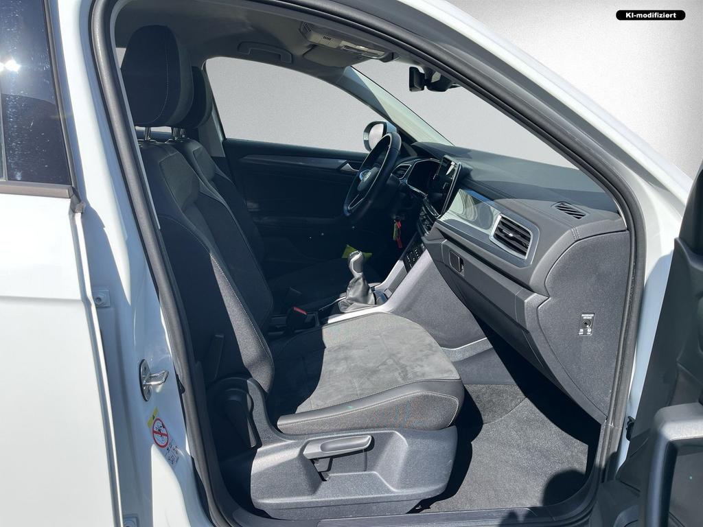 Volkswagen T-Roc 2022 г. Белый, пробег 29300 км