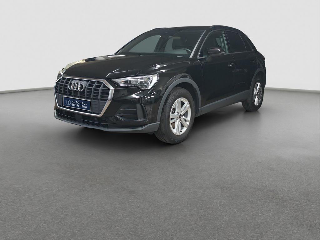 Audi Q3 2023 г. Чёрный, пробег 38200 км
