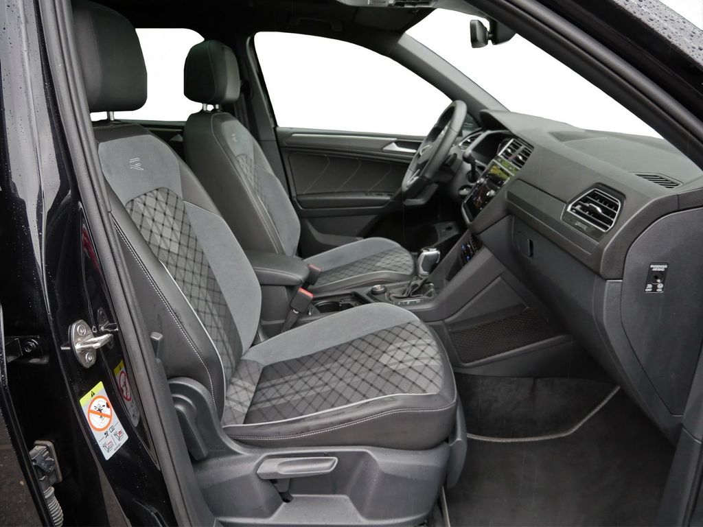 Volkswagen TIGUAN ALLSPACE 2024 г. Чёрный, пробег 42600 км