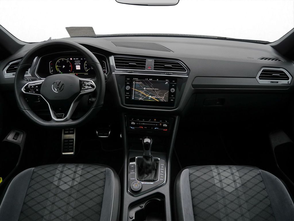 Volkswagen TIGUAN ALLSPACE 2024 г. Чёрный, пробег 42600 км