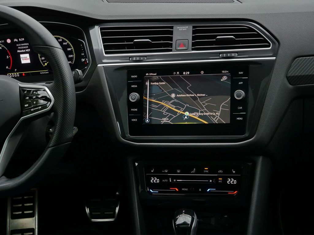 Volkswagen TIGUAN ALLSPACE 2024 г. Чёрный, пробег 42600 км
