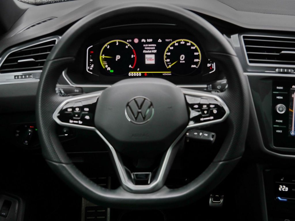 Volkswagen TIGUAN ALLSPACE 2024 г. Чёрный, пробег 42600 км