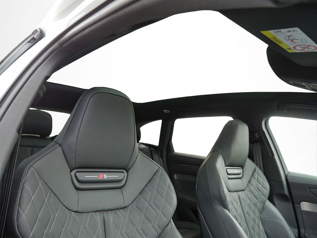 Audi A6 2025 г. Белый, пробег 10487 км