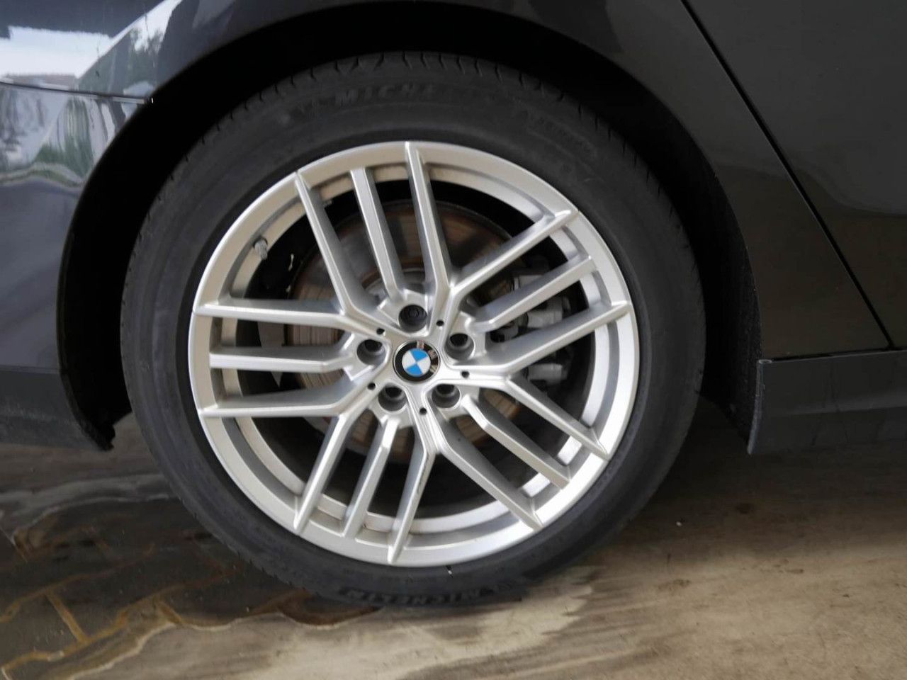 BMW 540 2025 г. Серый, пробег 16943 км