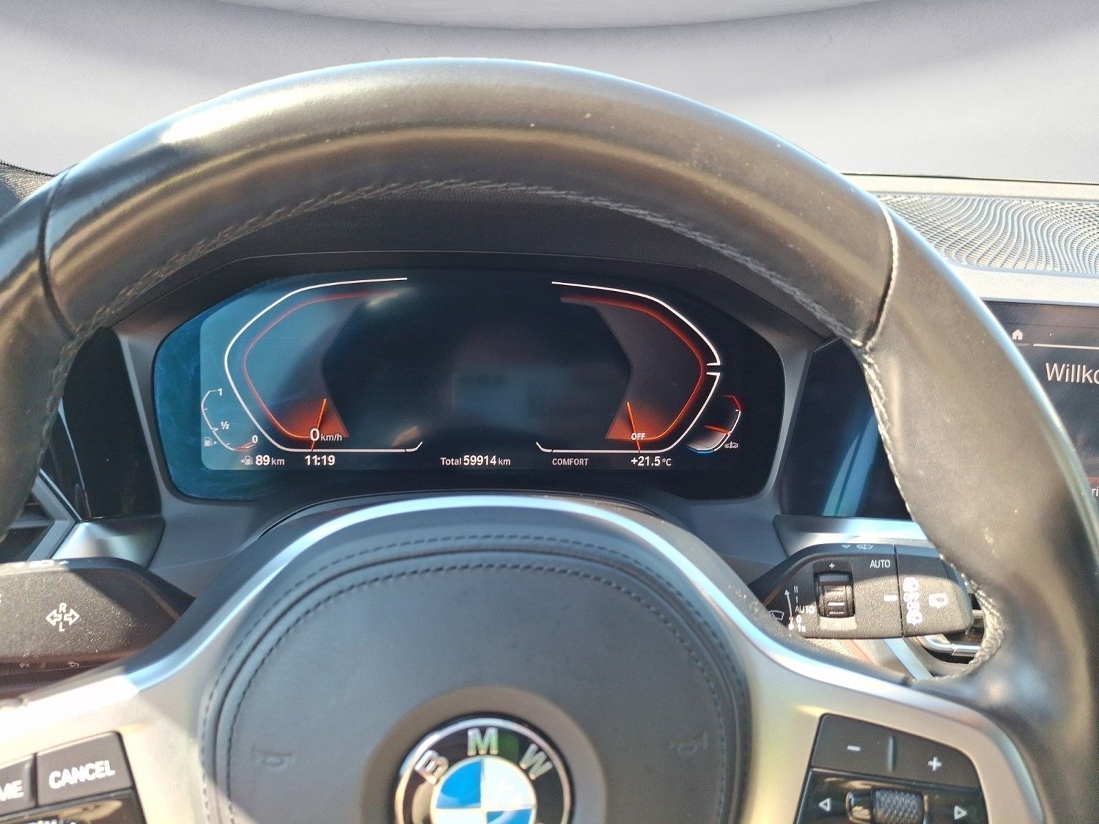 BMW 318 2022 г. Белый, пробег 59914 км