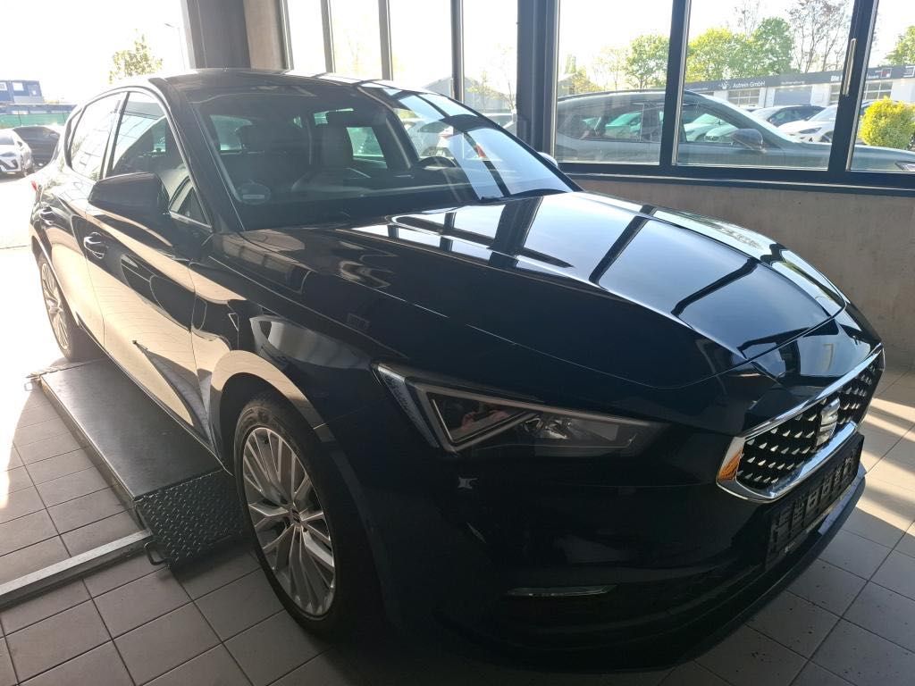 SEAT Leon 2022 г. Чёрный, пробег 47176 км