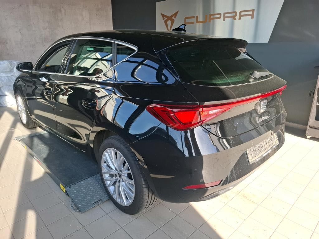SEAT Leon 2022 г. Чёрный, пробег 47176 км