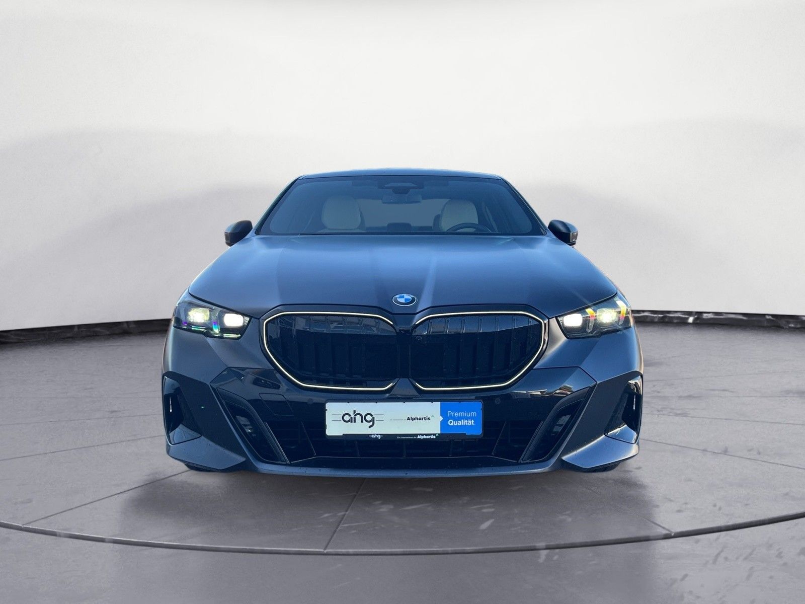 BMW 520 2025 г. Серый, пробег 24956 км