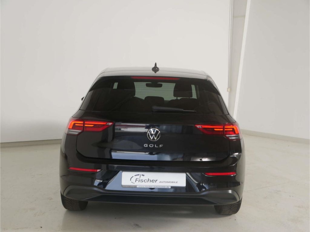 Volkswagen Golf 2024 г. Чёрный, пробег 27555 км