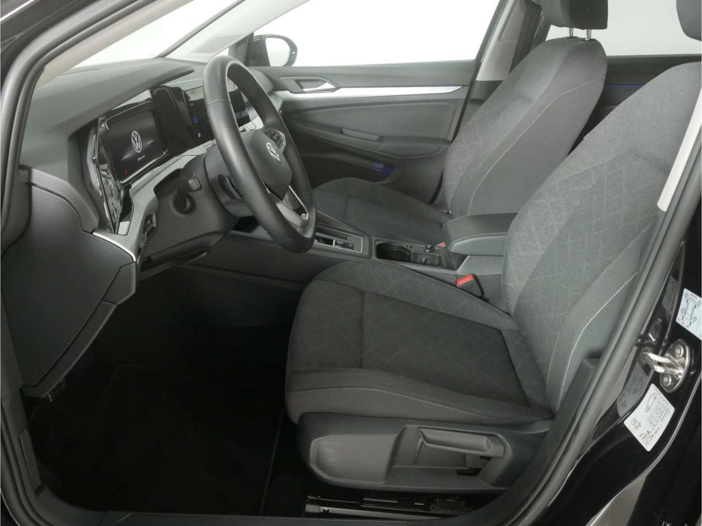 Volkswagen Golf 2024 г. Чёрный, пробег 27555 км