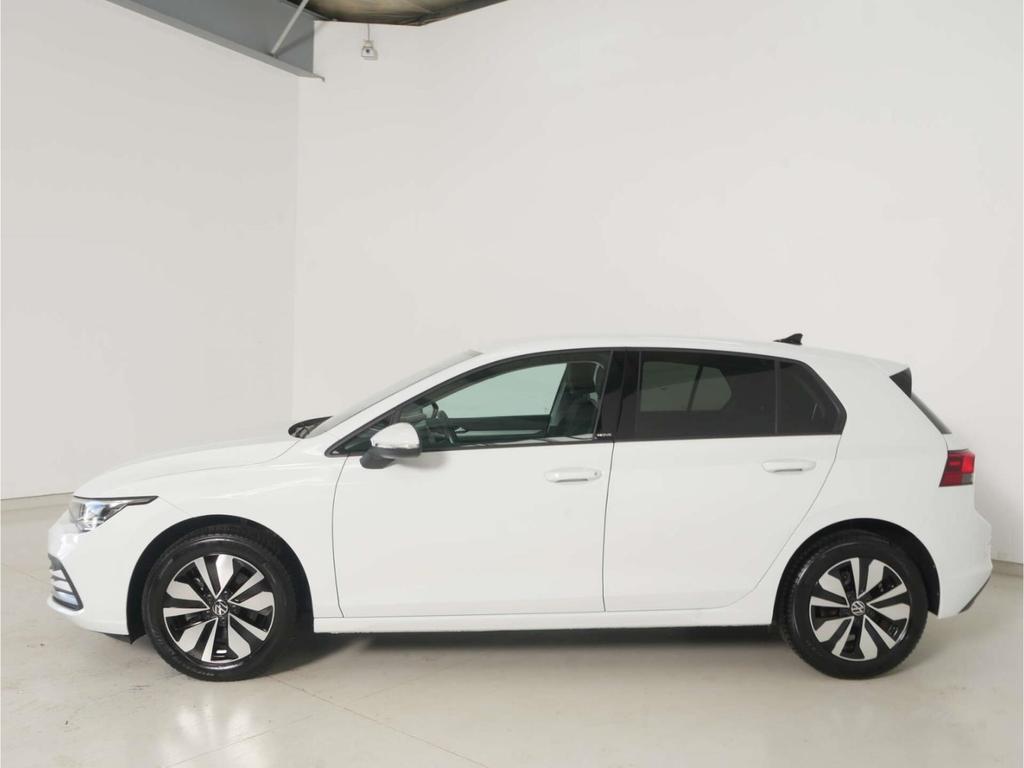 Volkswagen Golf 2024 г. Белый, пробег 28213 км