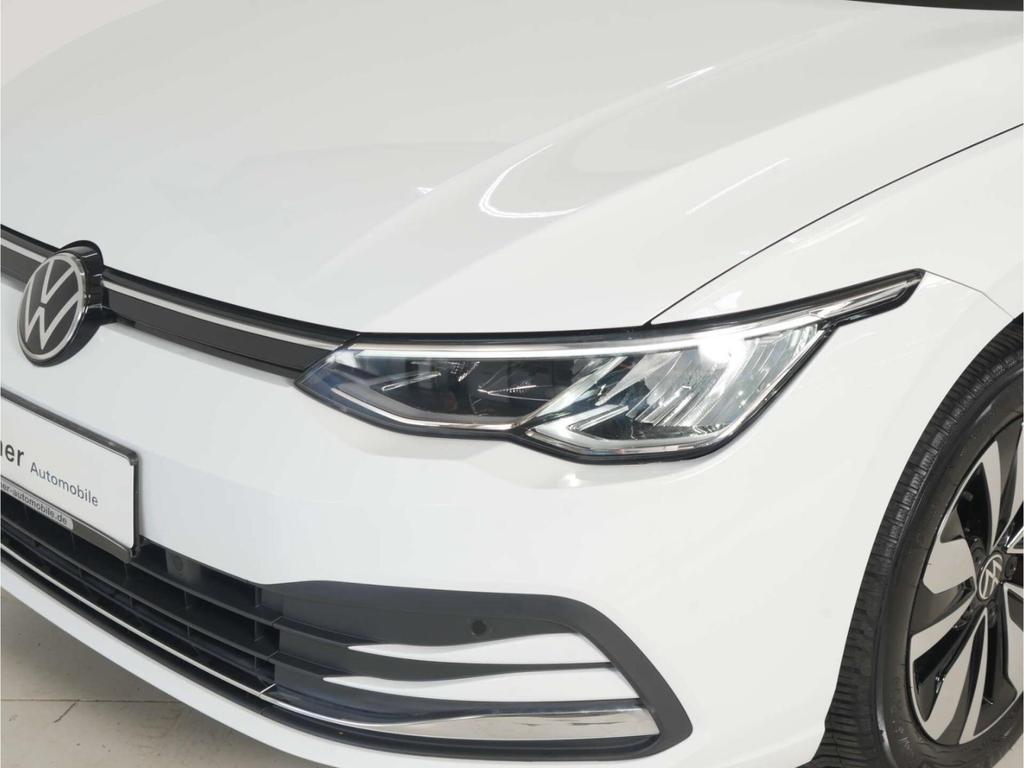 Volkswagen Golf 2024 г. Белый, пробег 28213 км