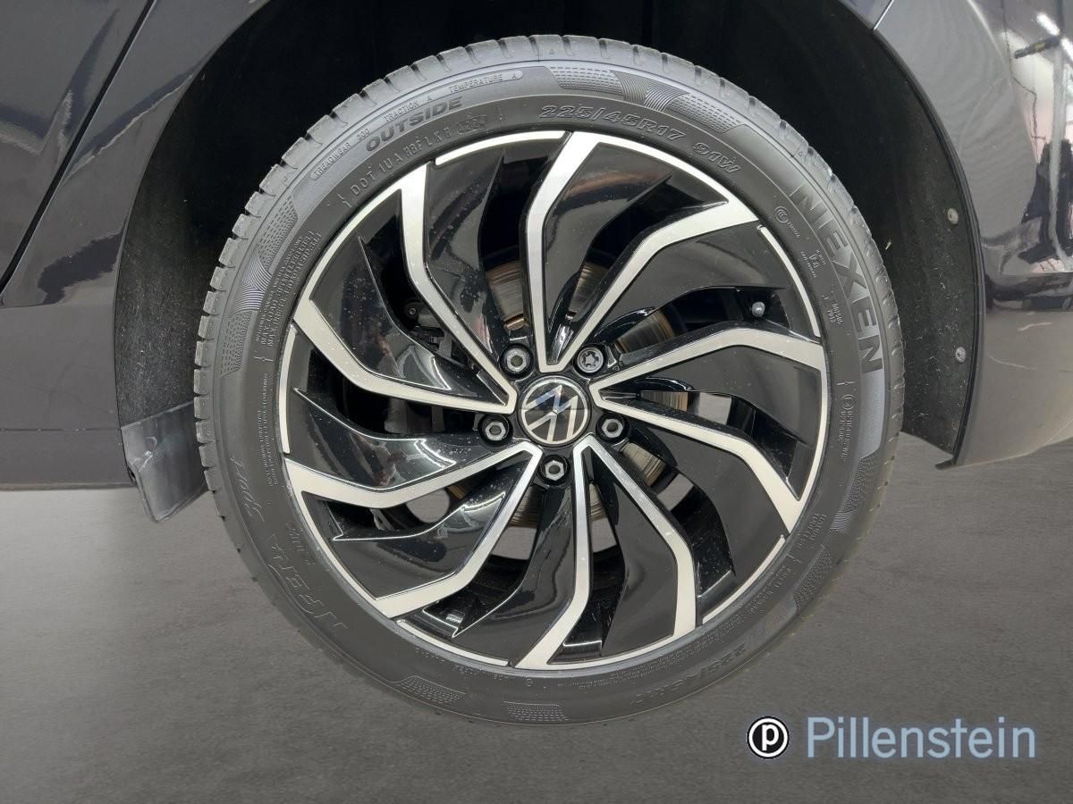 Volkswagen Golf 2024 г. Чёрный, пробег 59950 км