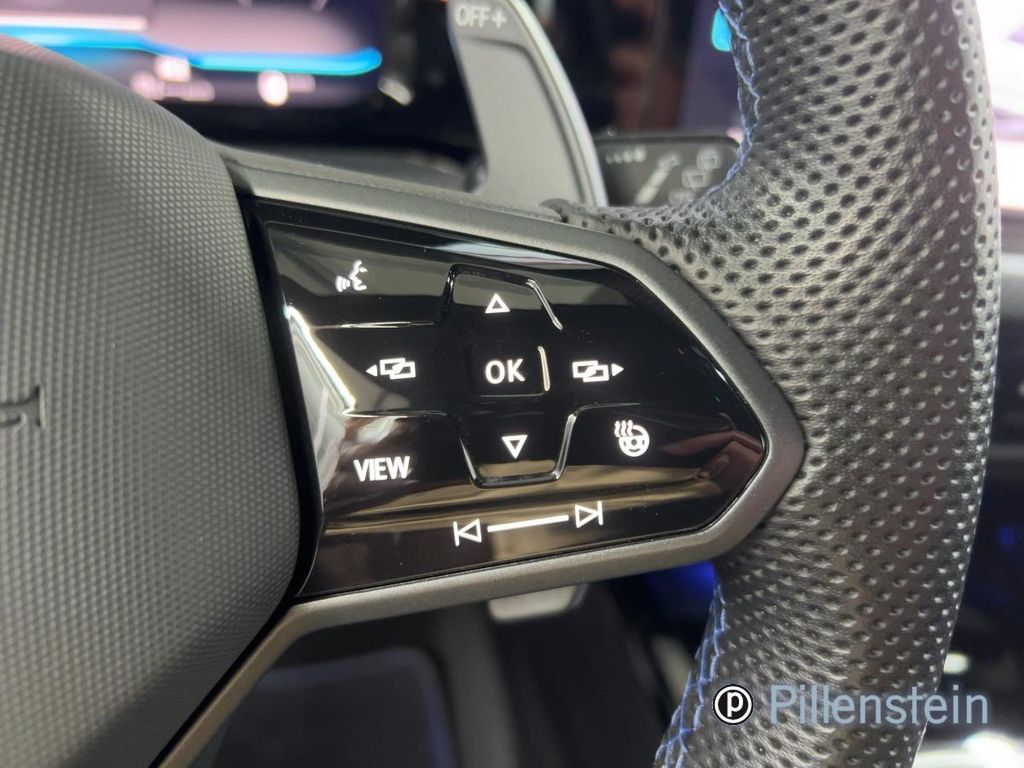 Volkswagen Golf 2023 г. Белый, пробег 48950 км
