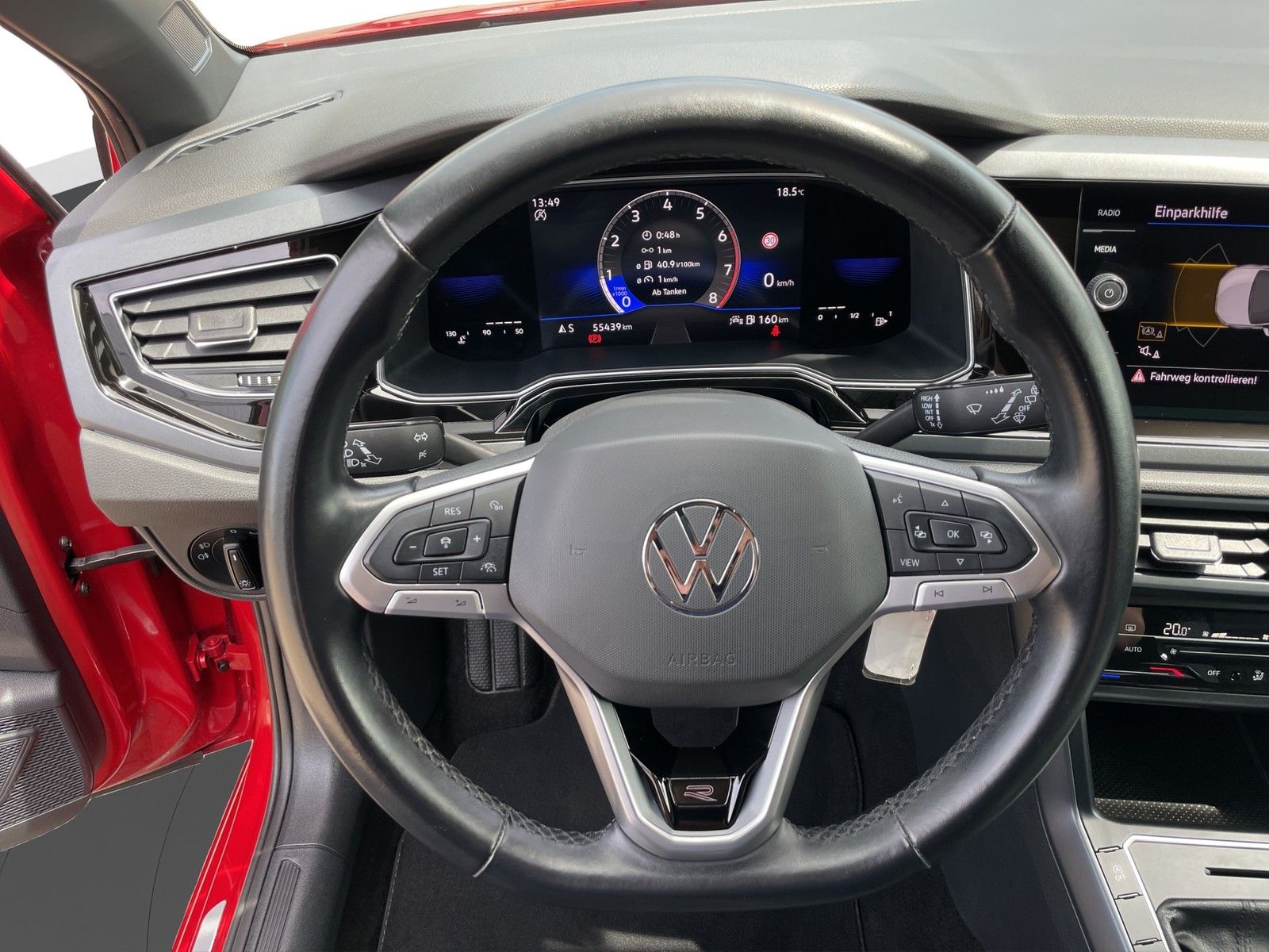 Volkswagen Taigo 2022 г. Красный, пробег 55435 км