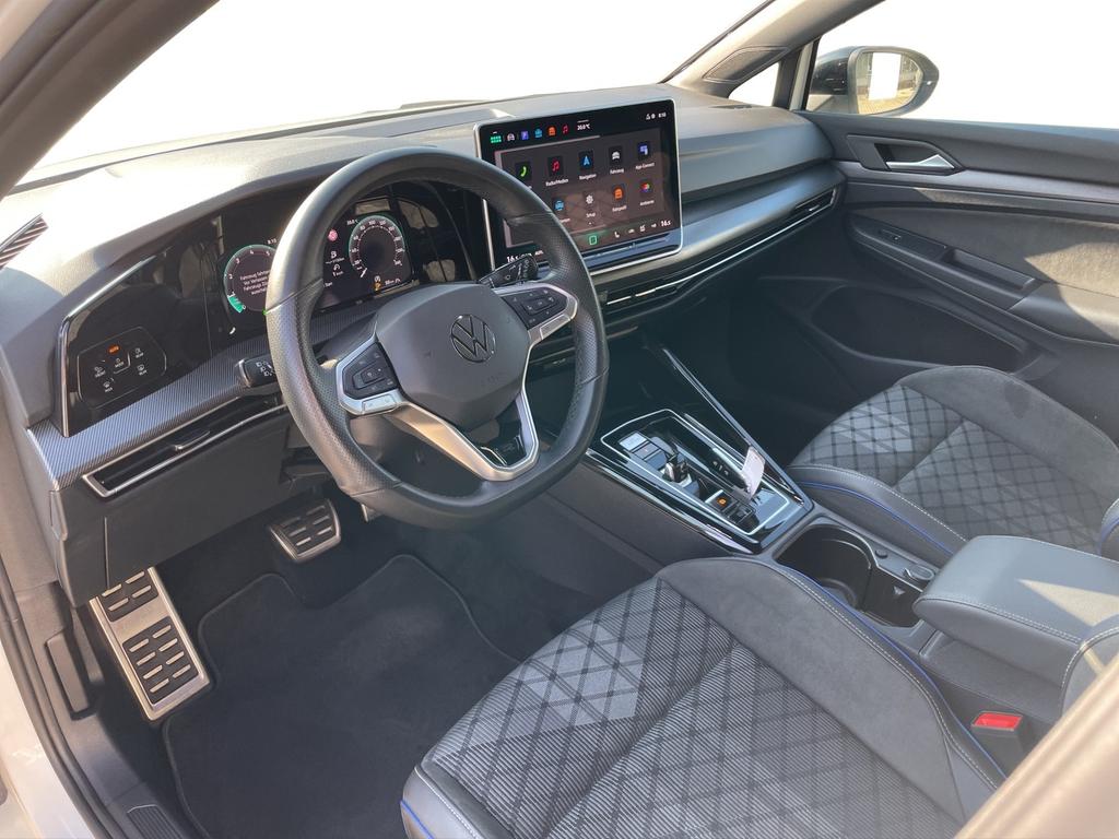 Volkswagen Golf 2025 г. Белый, пробег 46180 км