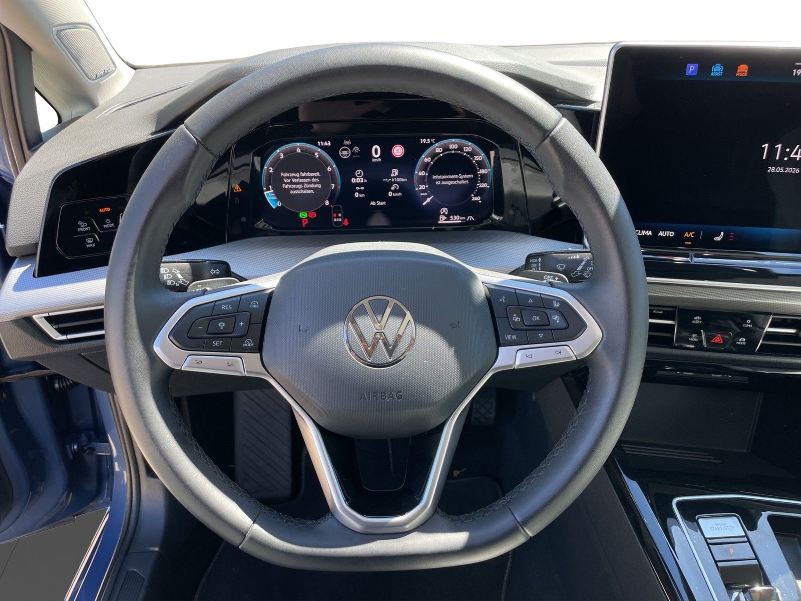 Volkswagen Golf 2025 г. Синий, пробег 32871 км