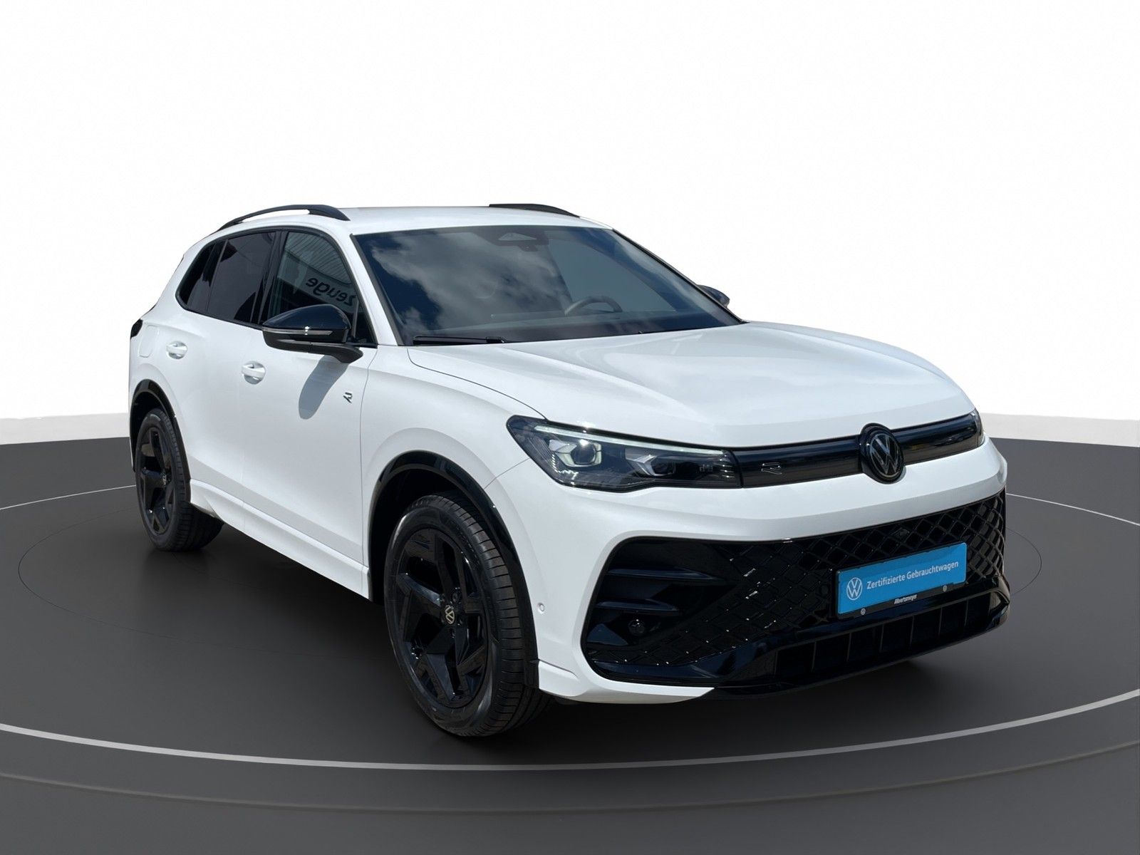 Volkswagen Tiguan 2025 г. Белый, пробег 13905 км