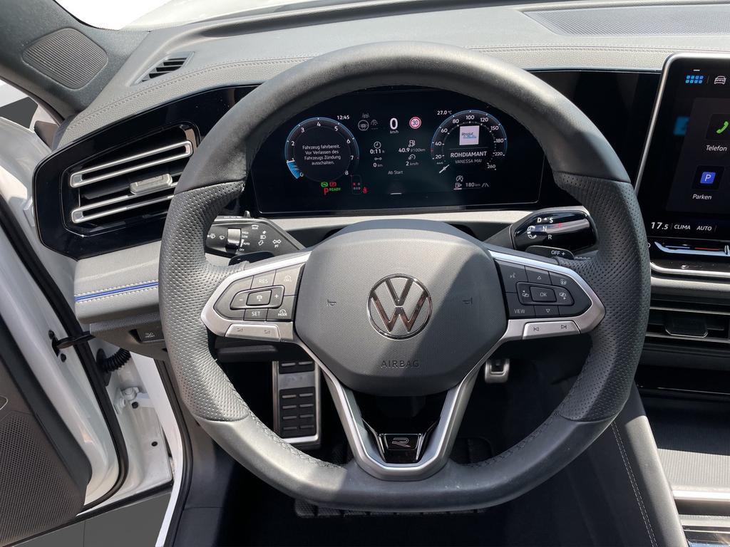Volkswagen Tiguan 2025 г. Белый, пробег 13905 км