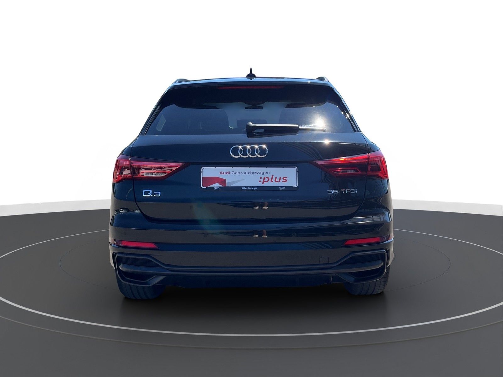 Audi Q3 2022 г. Чёрный, пробег 55436 км
